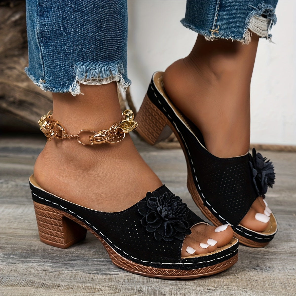 Sandales Mi-Talon Rétro Femme - Ornements Floraux Slip-On Beige