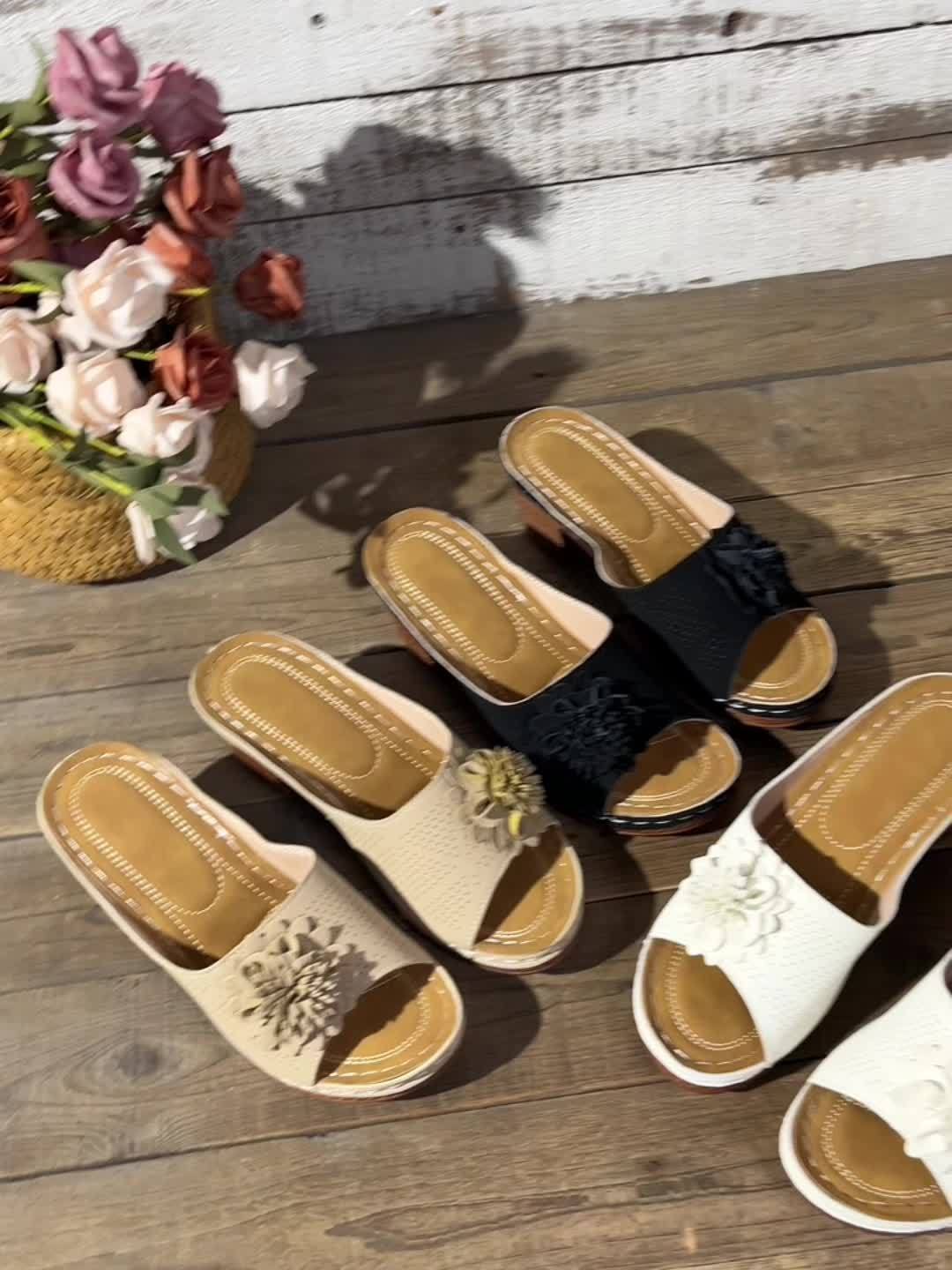 Sandales Mi-Talon Rétro Femme - Ornements Floraux Slip-On Beige