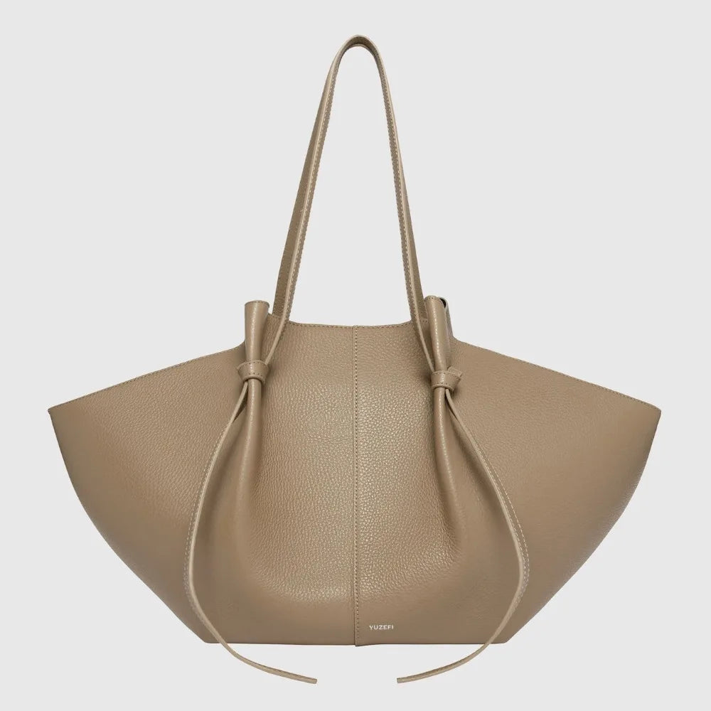 Sac à main en cuir de vache pour femmes, 2025 fourre-tout de luxe designer, sac rétro à bandoulière simple de grande capacité