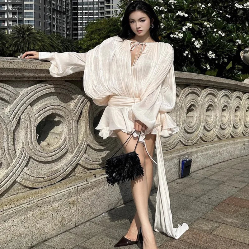 Chemises tendance pour femmes, mini robe élégante en dentelle, col en v, manches longues bouffantes, coupe courte, lacets en dentelle, robe douce, mode féminine