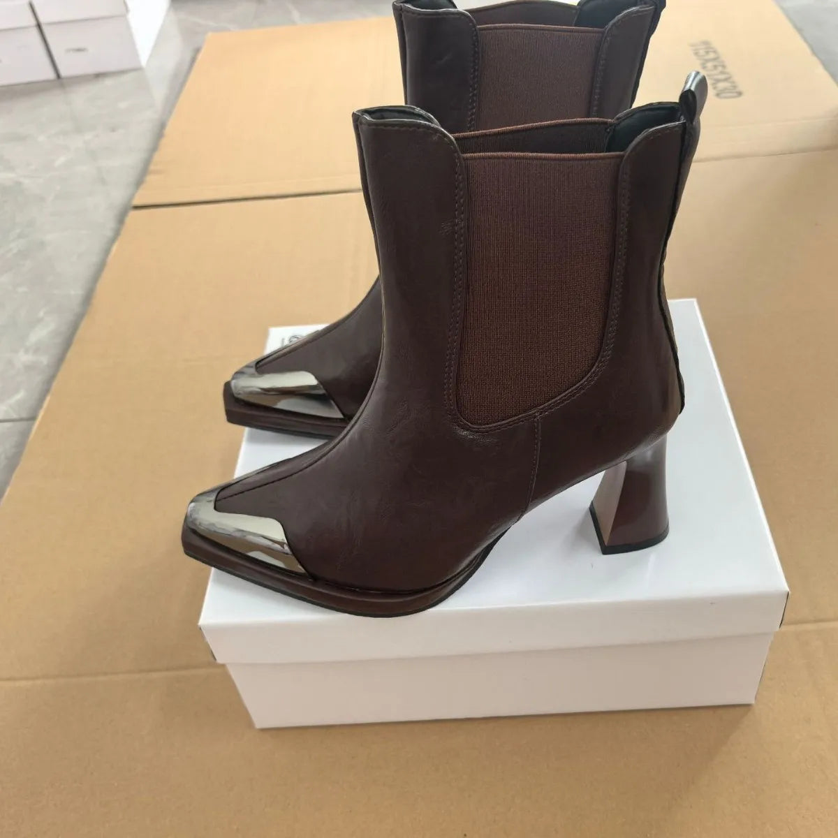 Bottes à bout pointu pour femmes, talons hauts et épais, à la mode, nouvelle collection automne et hiver 2025