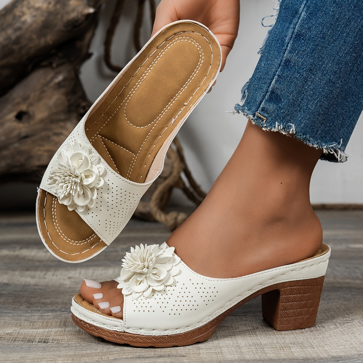 Sandales Mi-Talon Rétro Femme - Ornements Floraux Slip-On Beige